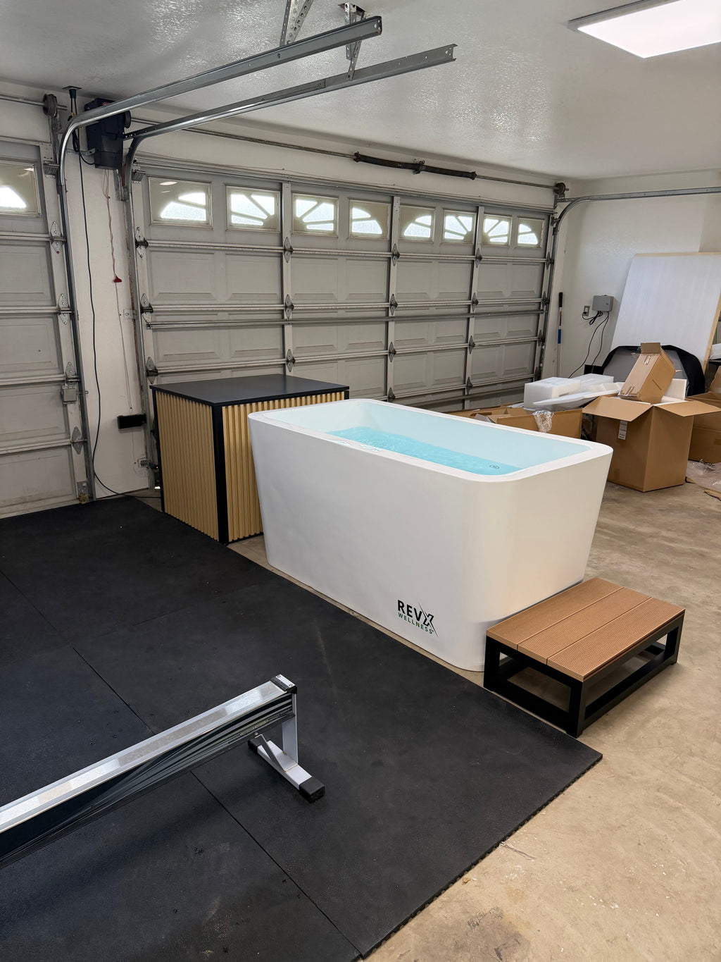 RevX Acrylic X Tub Cold Plunge with LUX High Performance Chiller