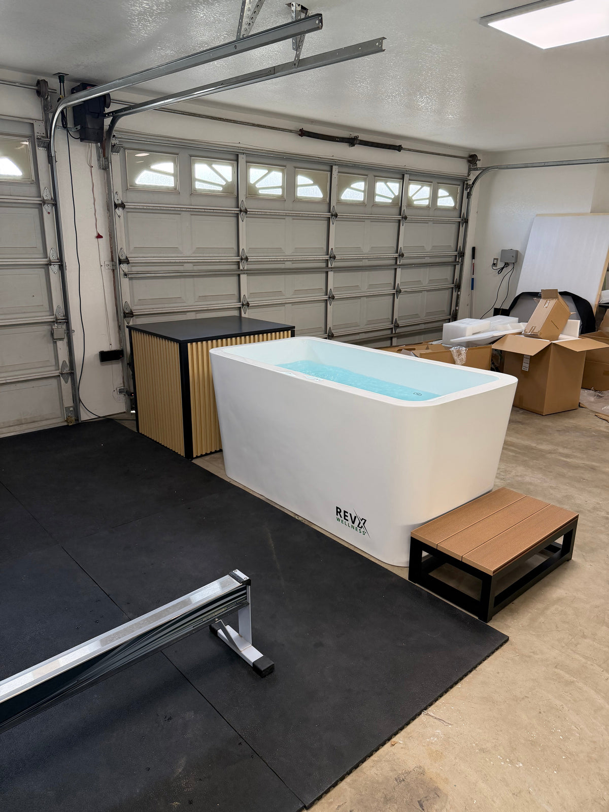 RevX Acrylic X Tub Cold Plunge with LUX High Performance Chiller